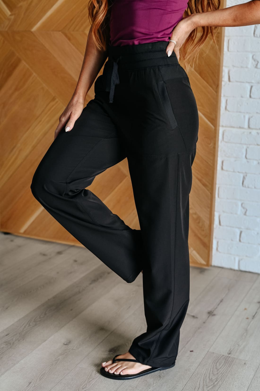 Runner’s High Drawstring Joggers in Black | Athleisure