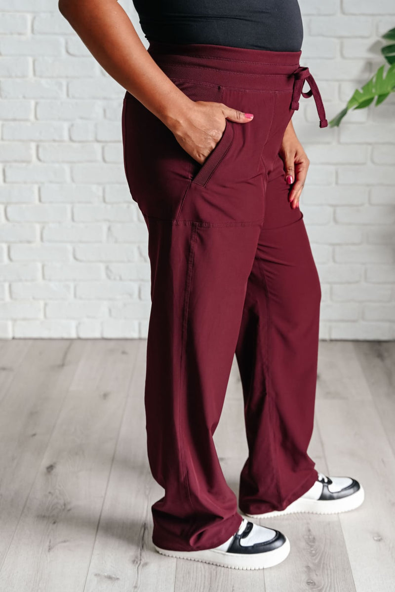 Runner’s High Drawstring Joggers in Red Merlot