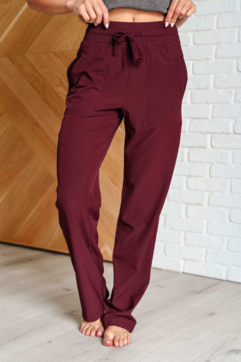 Runner’s High Drawstring Joggers in Red Merlot