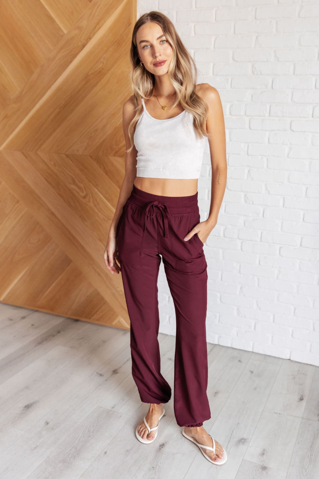 Runner’s High Drawstring Joggers in Red Merlot | Athleisure