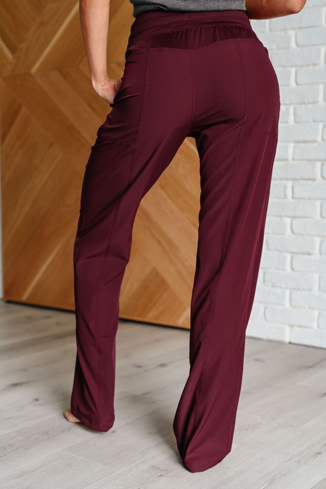 Runner’s High Drawstring Joggers in Red Merlot | Athleisure