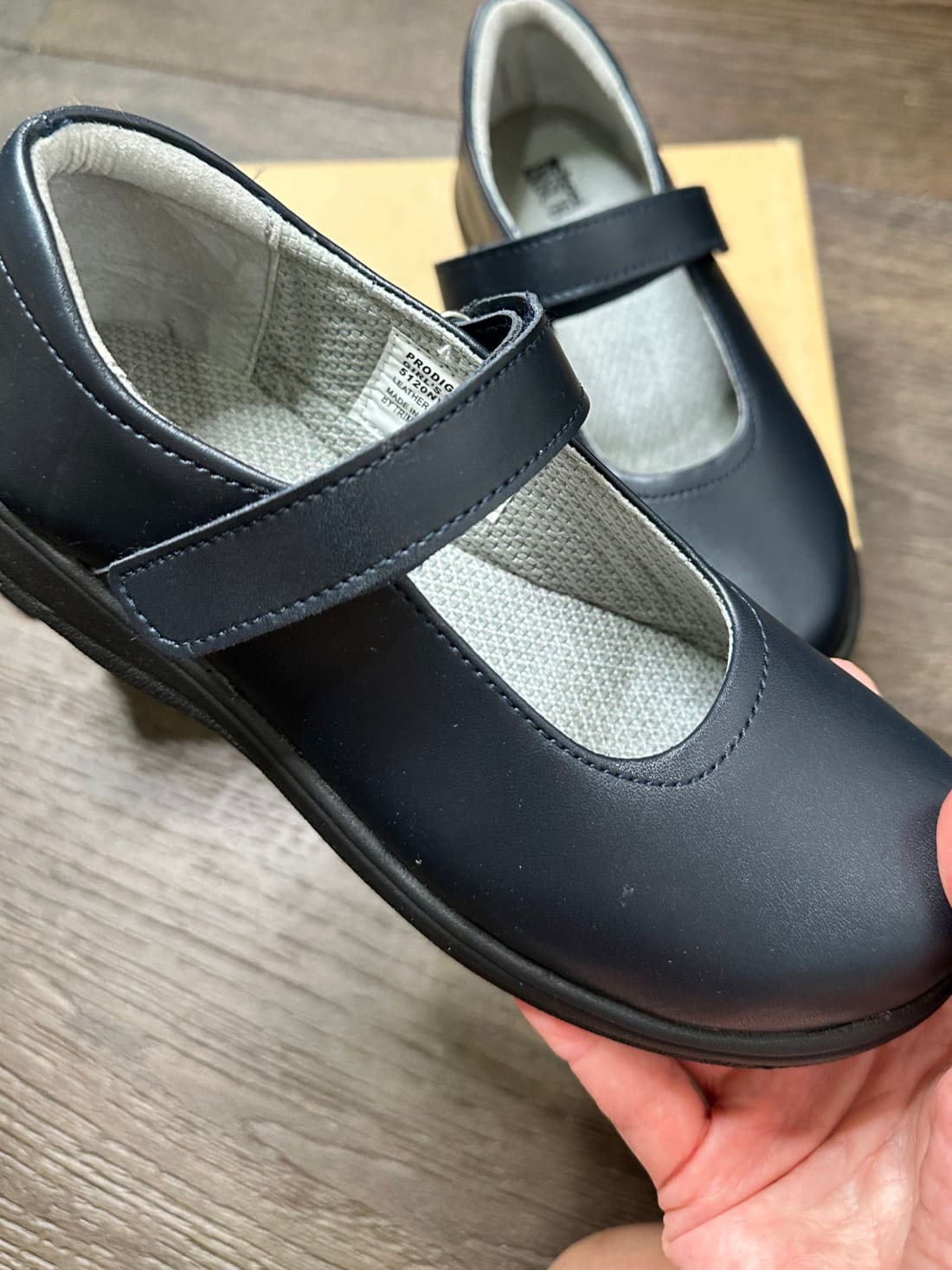 School Issue Prodigy (Toddler/Little Kid/Big Kid) Size 2.5 W Youth