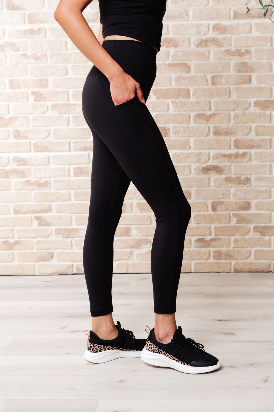 Somewhere to Start Leggings in Black | leggings