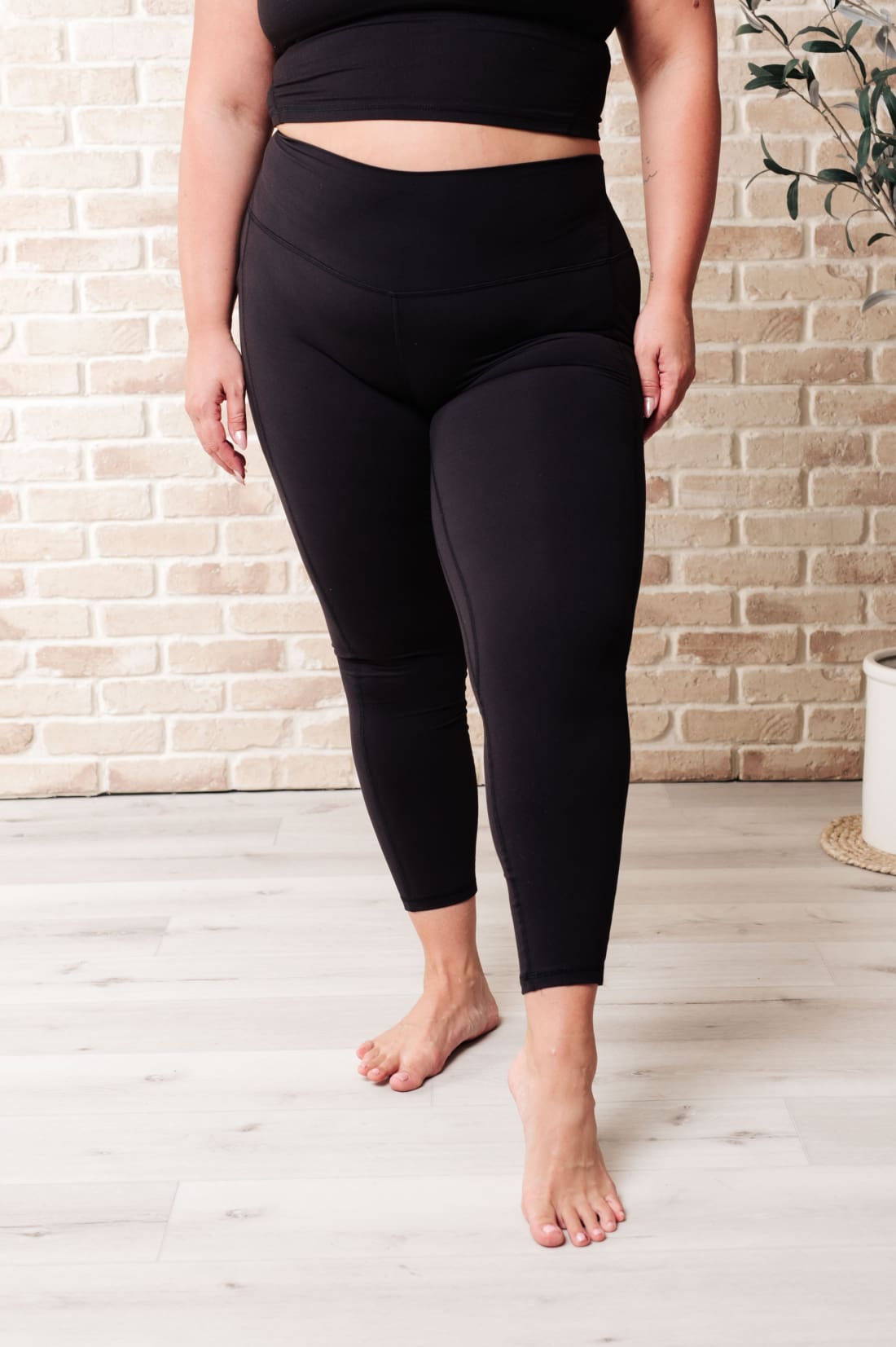 Somewhere to Start Leggings in Black | leggings