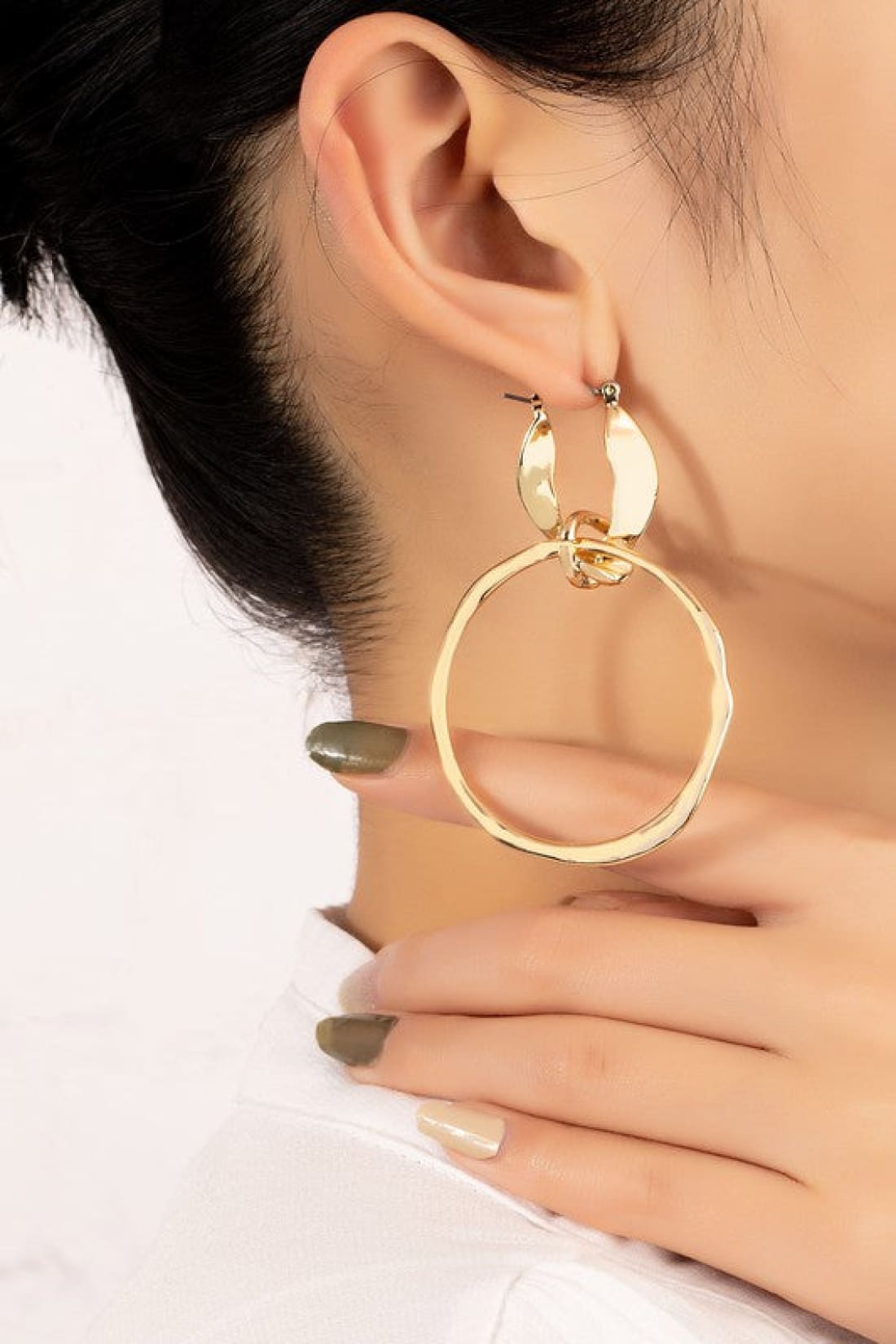 Statement hammered hoop drop earrings | Earrings