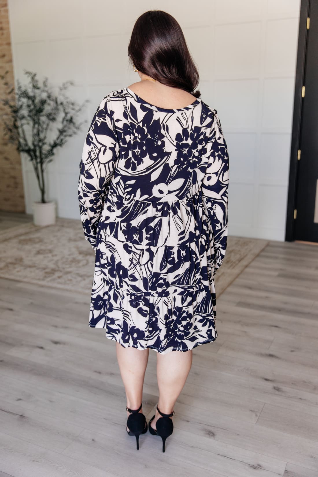 Worthwhile Moment Floral Tiered Dress in Oatmeal and Navy | Dresses