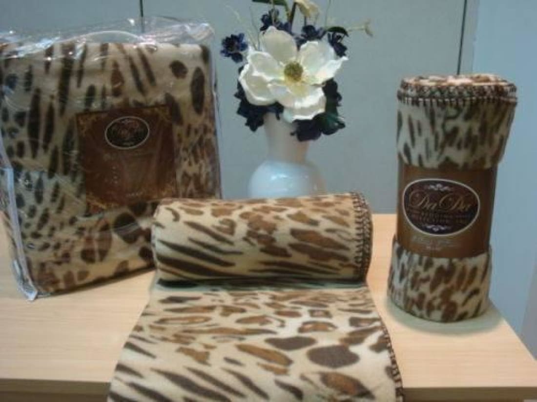 Boutique Style Animal Cheetah Print Fleece Throw Blanket - 5 sizes
